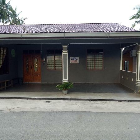Aiman Homestay Marang Ngoại thất bức ảnh