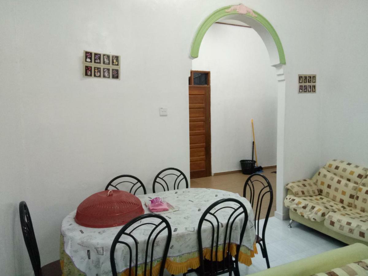 Aiman Homestay Marang Ngoại thất bức ảnh